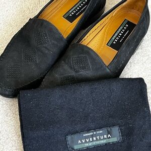 Aventura Black and Tan Slip-On Loafers with Textured Design